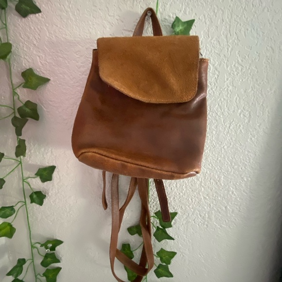 Brandy Melville Mini Backpack - Picture 1 of 3